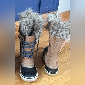 Brand new maybe warn once size 8 Sorel winter boots.